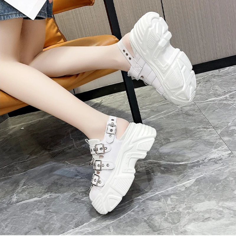 HollowHug Buckle Sandals