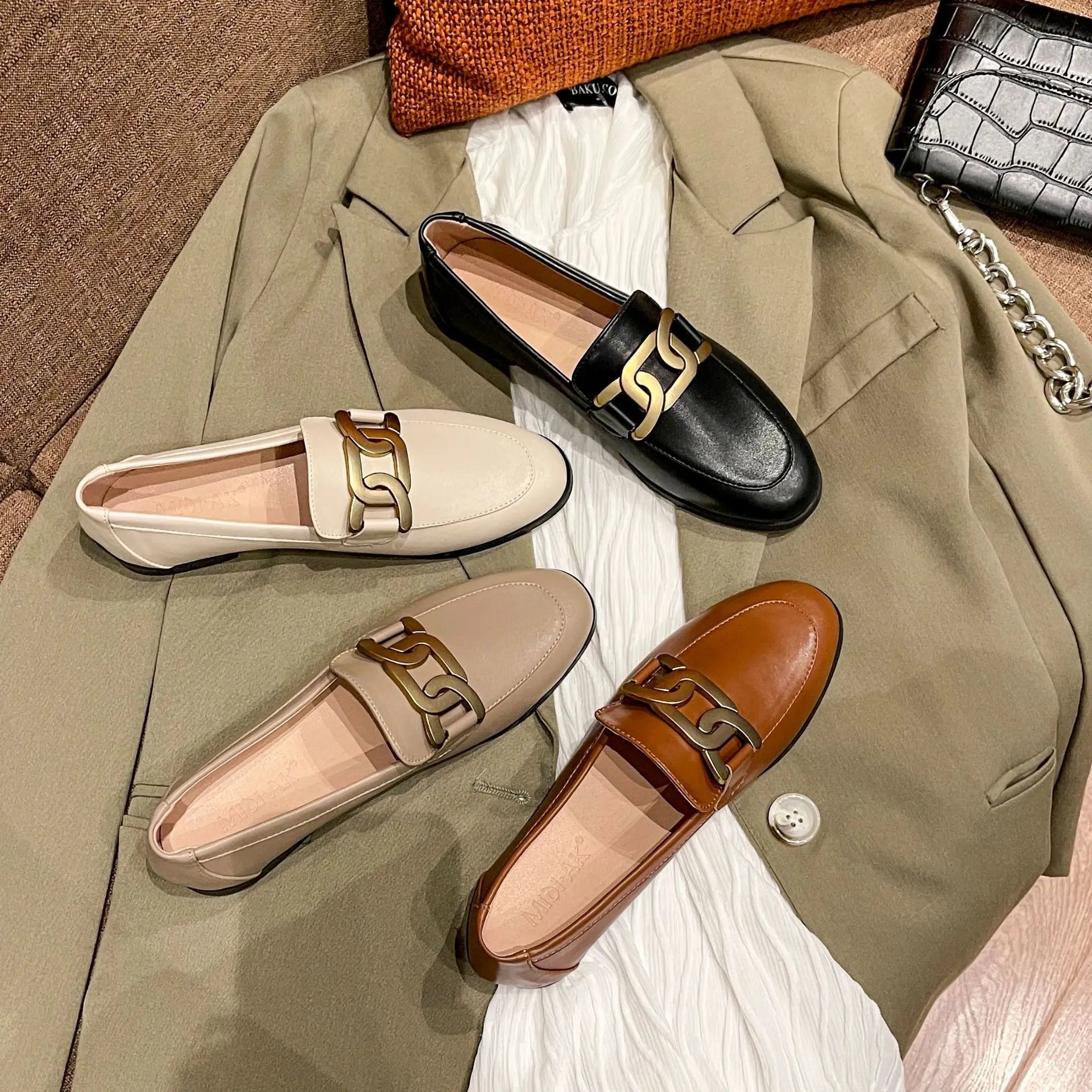 Metal Chain Plush Leather Round Toe Plus Size Autumn Moccasins Loafers