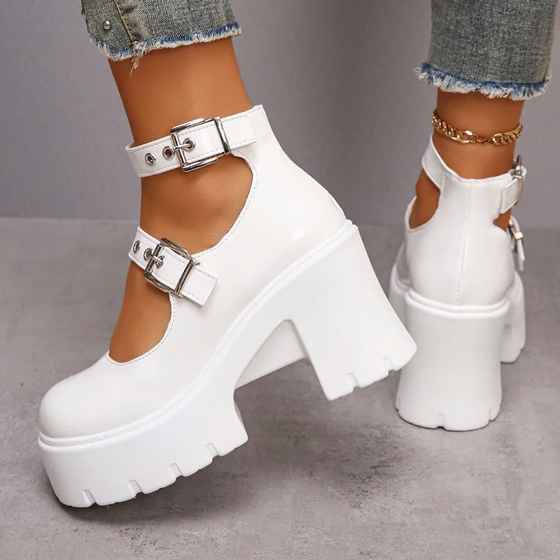 Anzia Platform Sandals