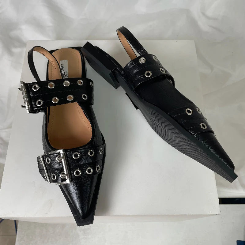 Finesse pointed Sandals