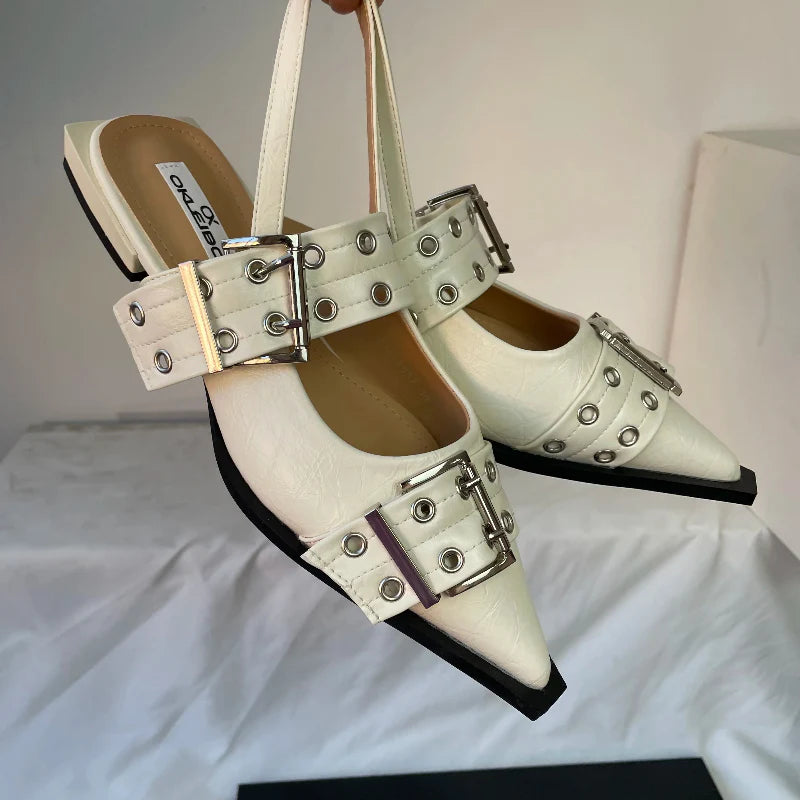 Finesse pointed Sandals