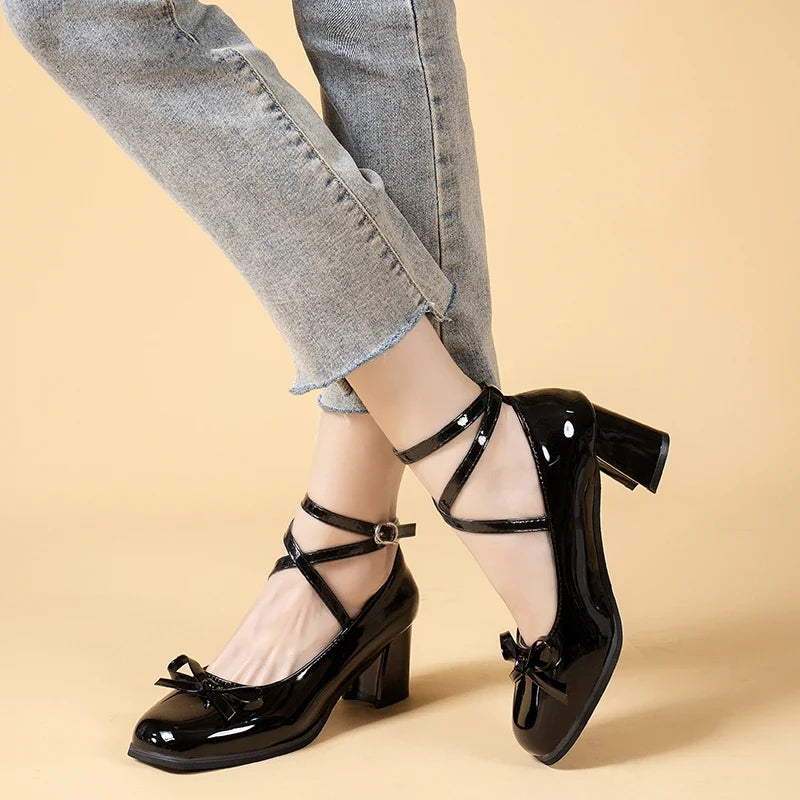 Black Retro Casual Round Toe Sweet Bow Design Low Heel Pumps