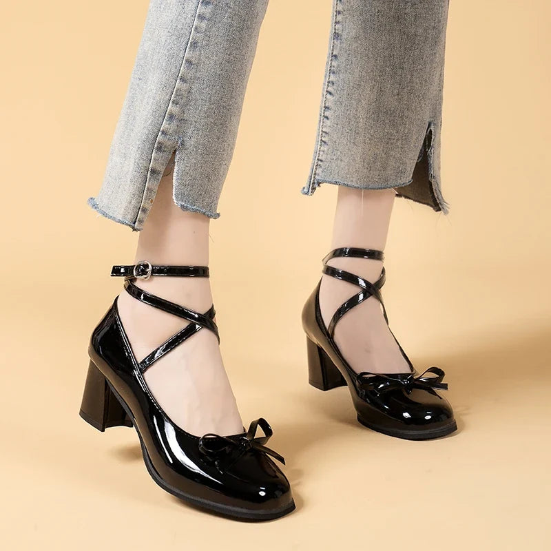 Black Retro Casual Round Toe Sweet Bow Design Low Heel Pumps