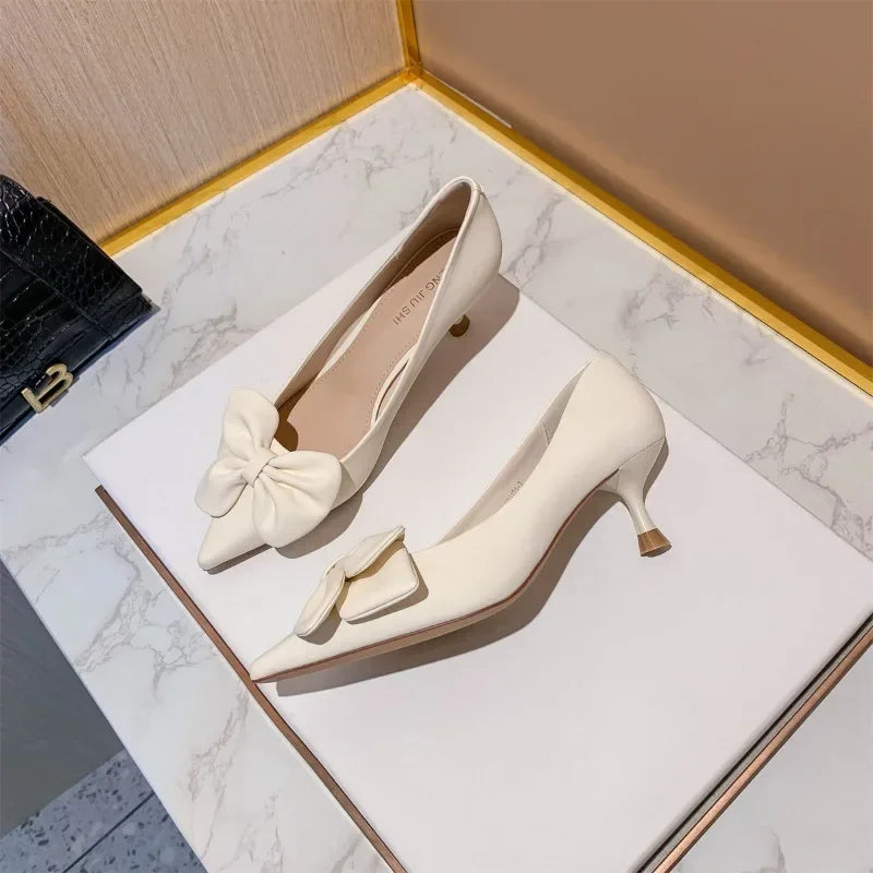 Retro Casual Sweet Bow Design Round Toe New Low Heel Pumps