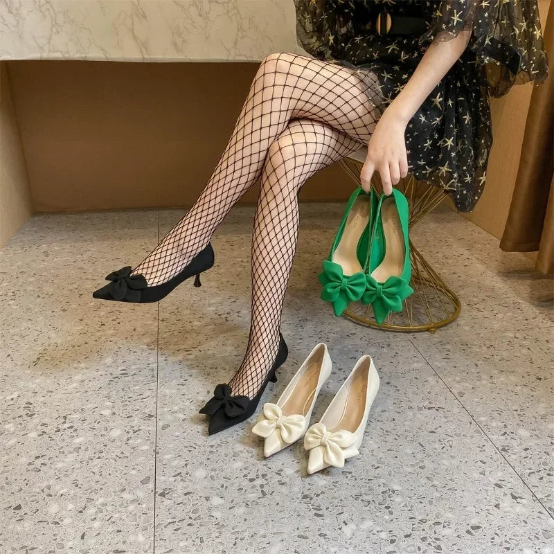 Retro Casual Sweet Bow Design Round Toe New Low Heel Pumps