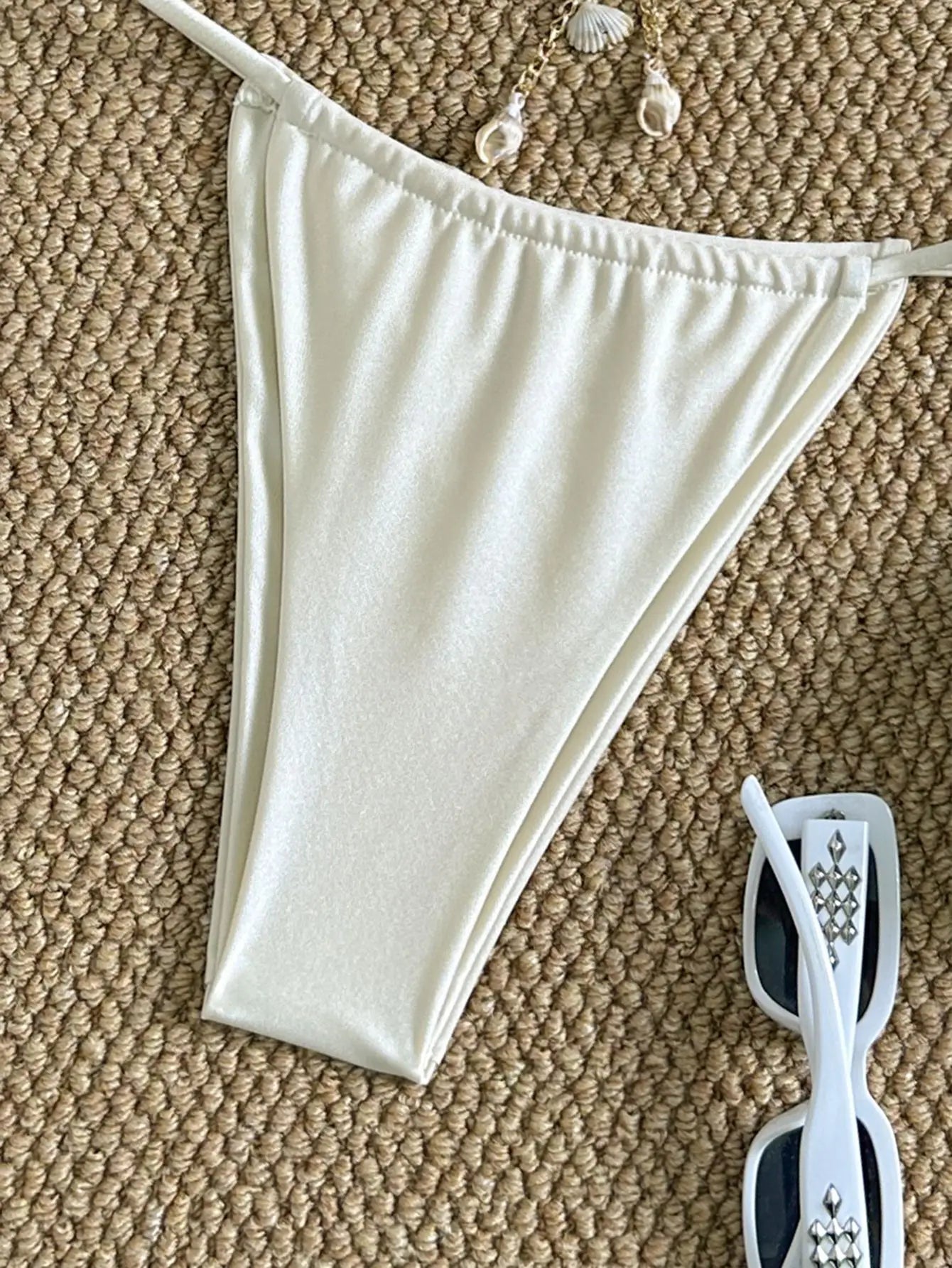 Sexy White Metal Starfish Shell Ornament Bikini Set