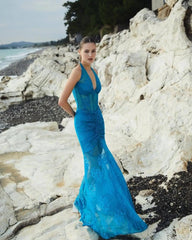 Sexy Lace V-neck Pleated Backless Party Dress