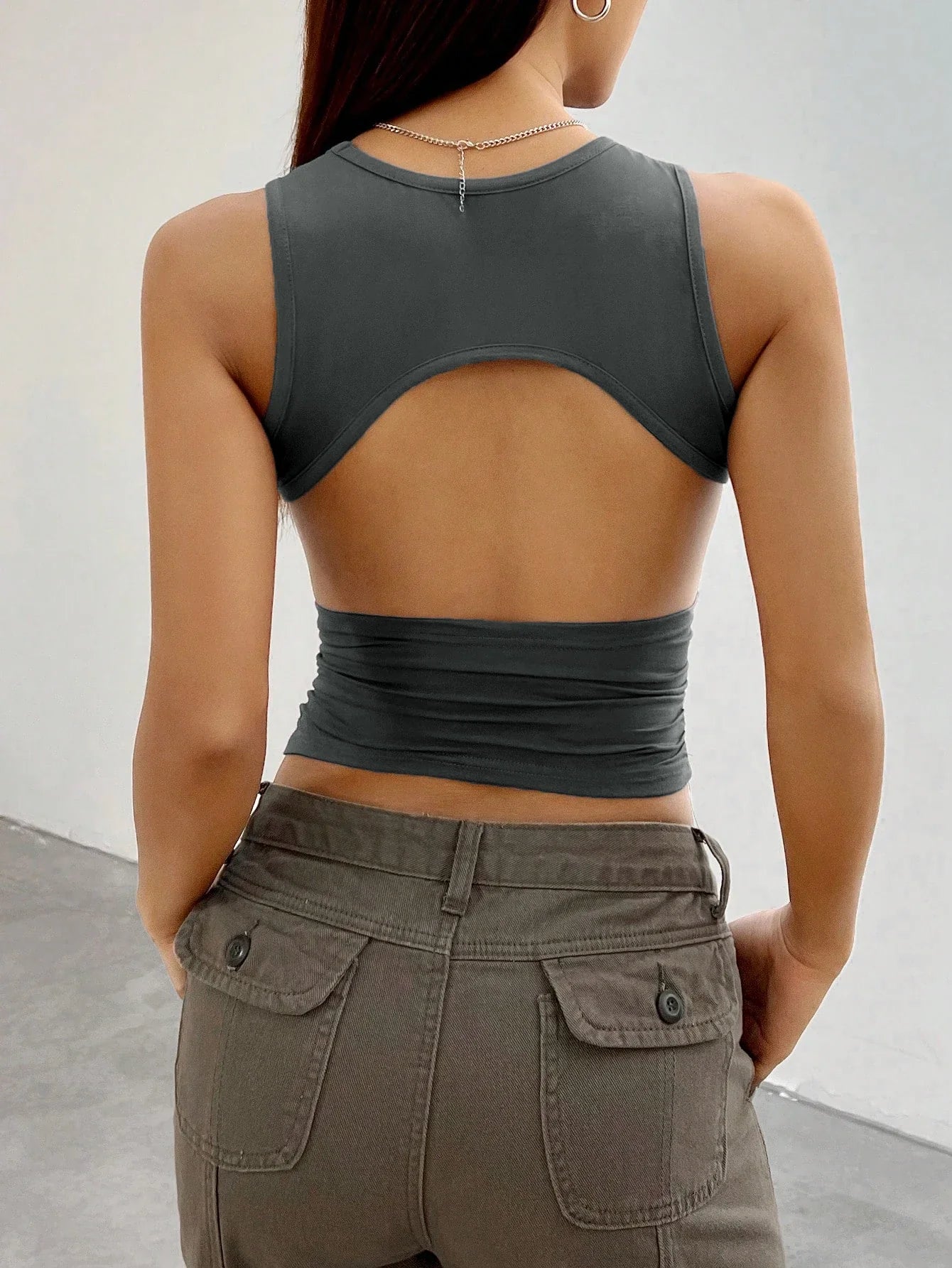 Fashionable Women's Casual and Comfortable Backless Round Neck Vest