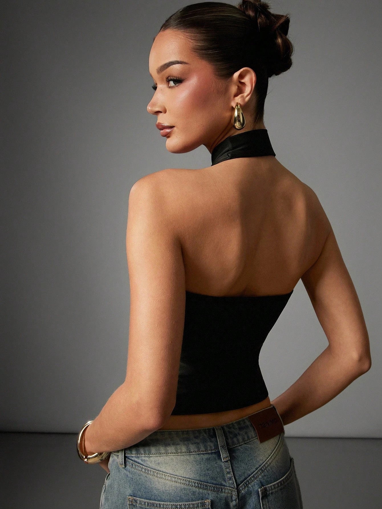 Women's Elegant Halter Neck Backless Stand-up Collar Slim Fit Crop Top
