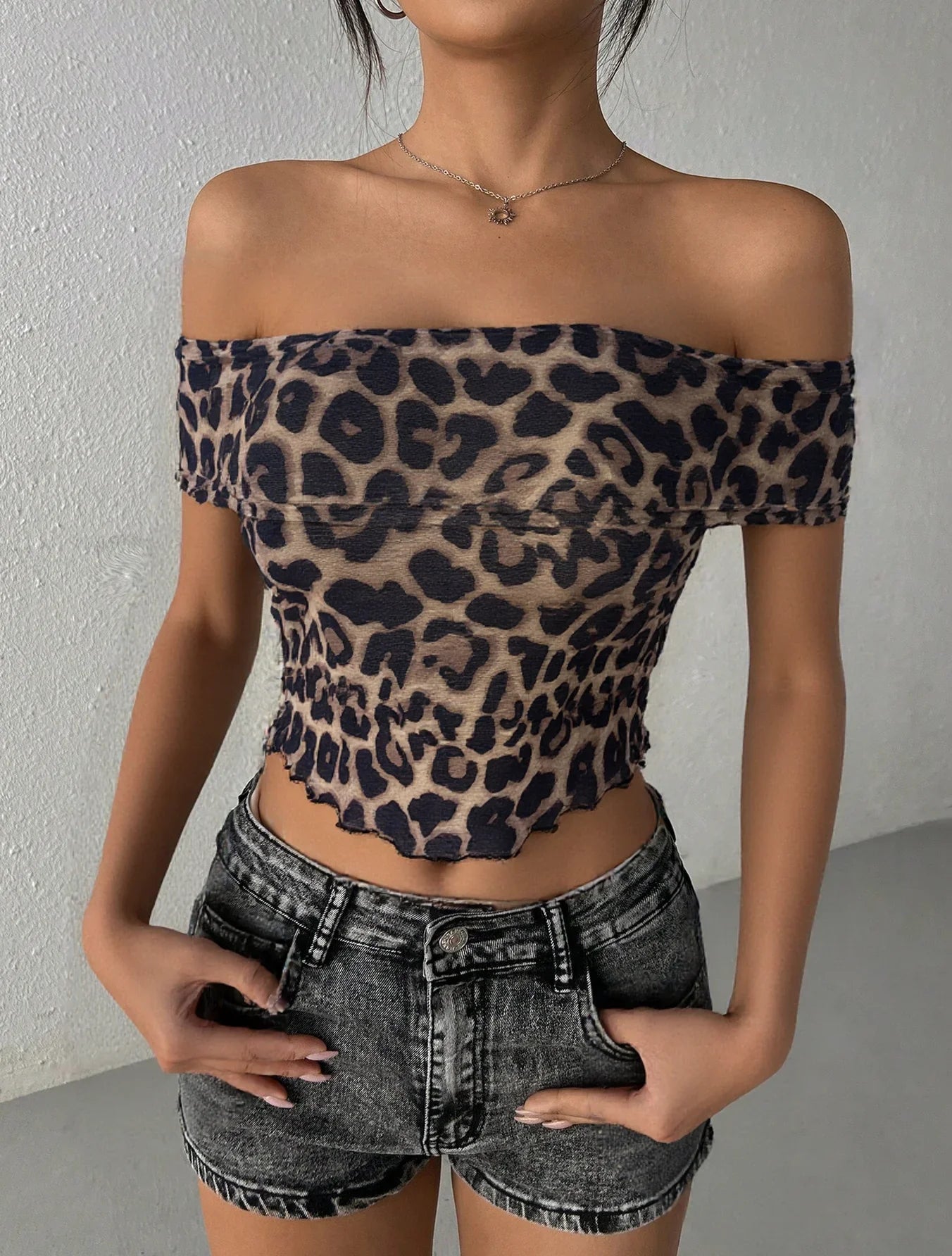 Women's Random Leopard Print Sexy Slim Fit off Shoulder Short Top
