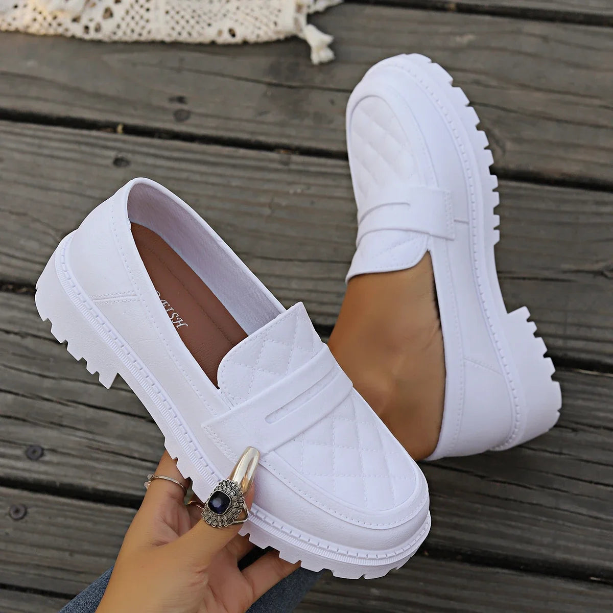 Lightweight Round Toe Shallow Mouth Comfortable Designer Flats Loafers
