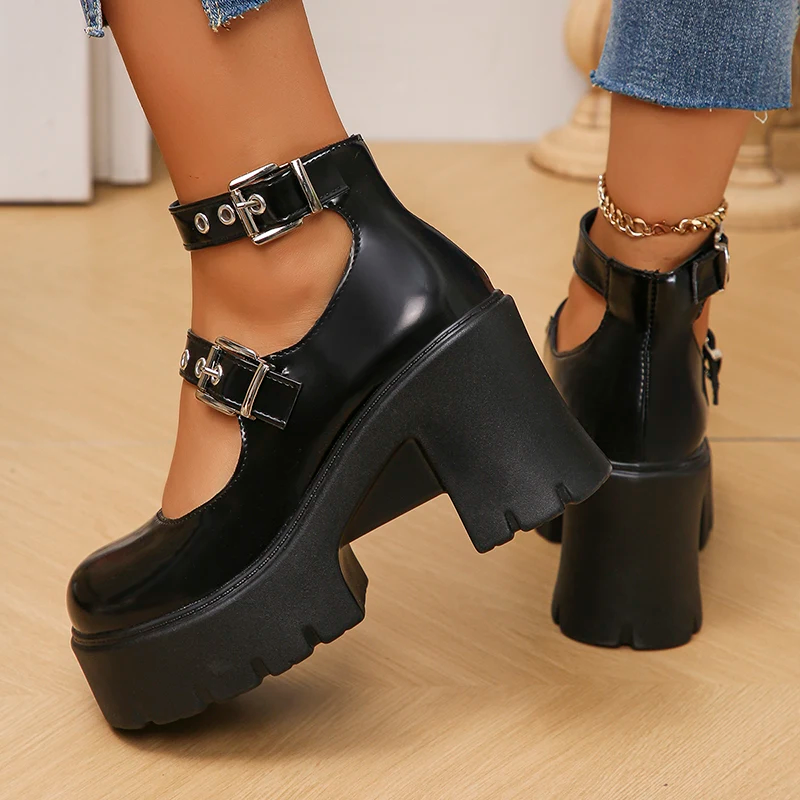 Anzia Platform Sandals
