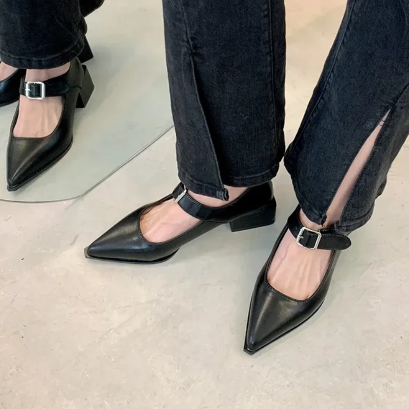 Suzzie Vintage Sandals