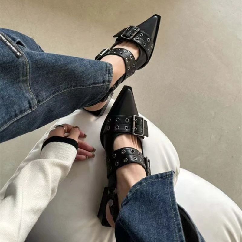 Suzzie Vintage Sandals