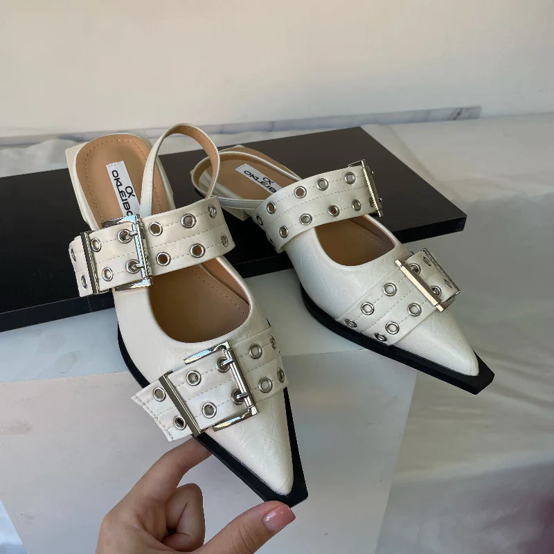 Finesse pointed Sandals