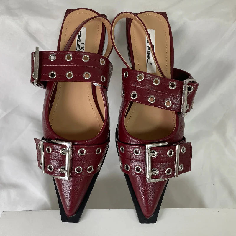 Finesse pointed Sandals
